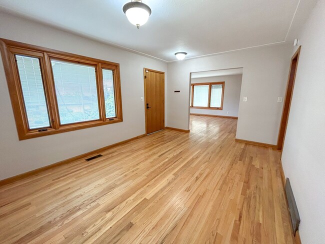 Photo - 1550 Corina Dr SE