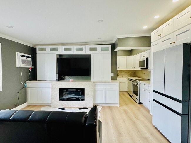 Photo - 926 Dunlop Ave Unit 311