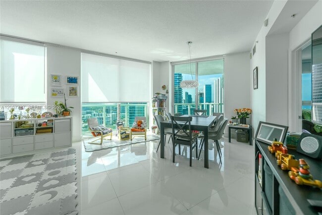 Building Photo - 1900 N Bayshore Dr Unit 3612