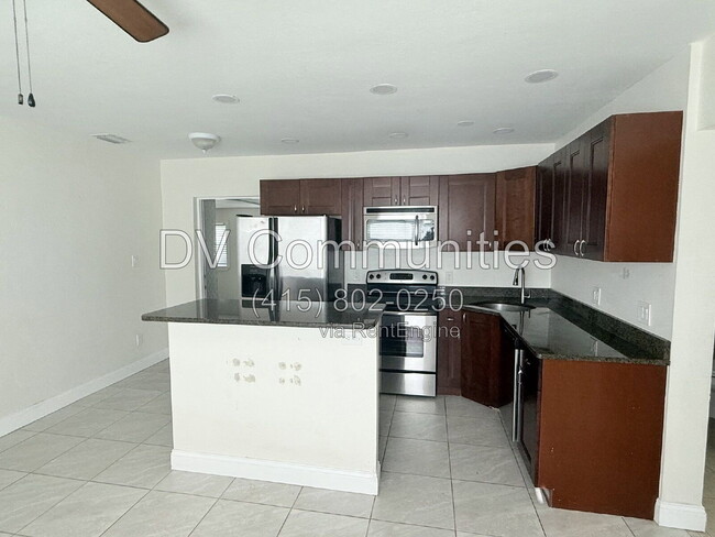 Photo - 5066 3rd St N