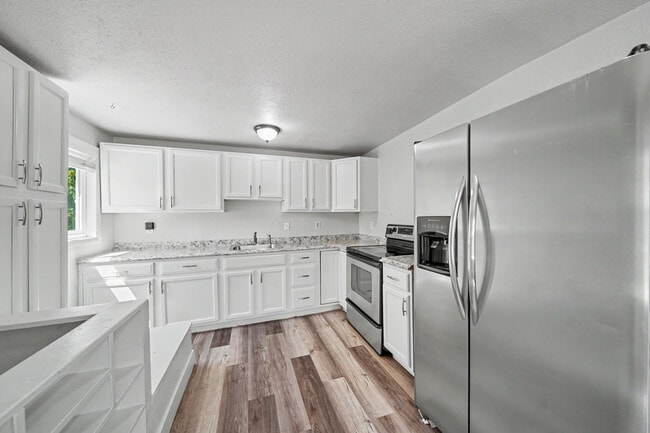 Photo - 3308 W 3rd Ave