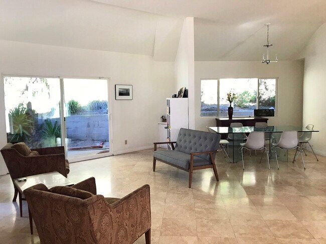 Living & Dining Area - 910 Lorinda Dr