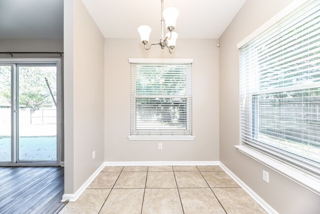 Photo - 7619 Pimmit Hills Dr