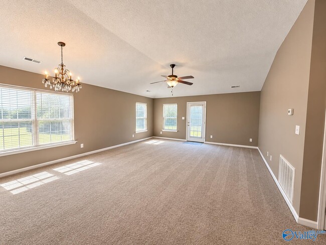 409 Summer Cove Cir NW