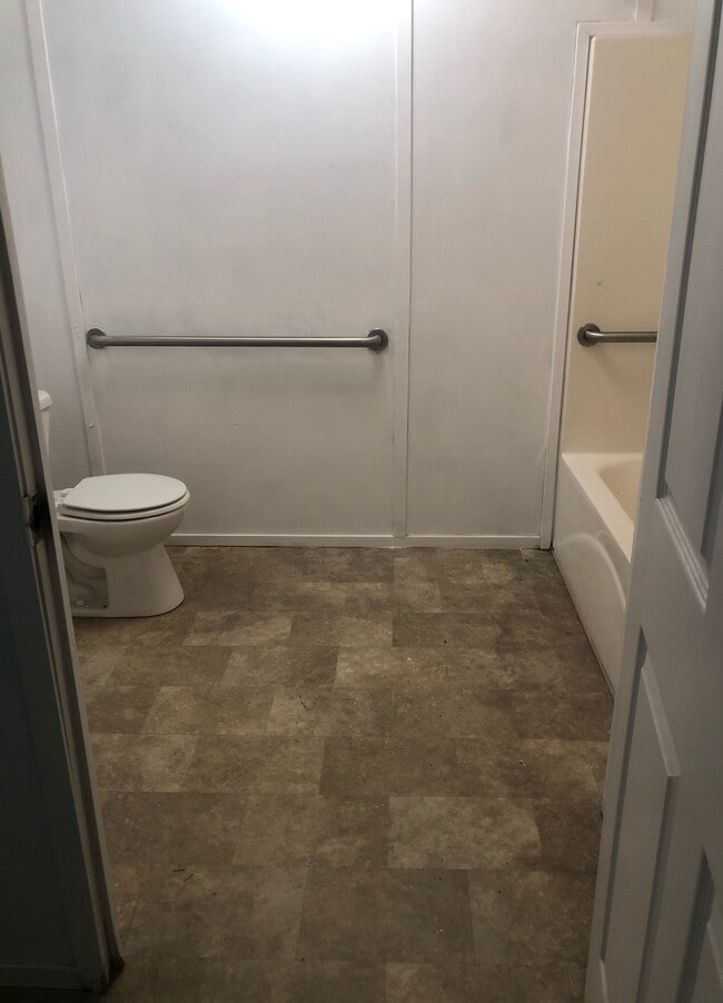 Photo - 1228 Fern St