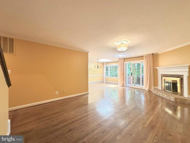 Photo - 6353 Brampton Ct