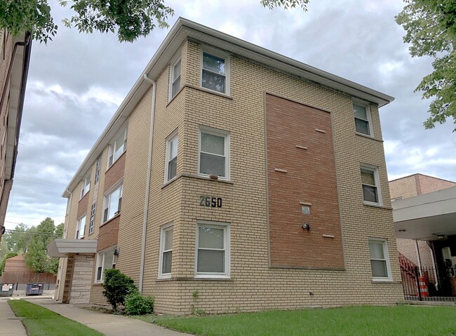 Building Photo - 2650 W Touhy Ave Unit 2S Rental