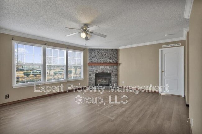 Photo - 34 Talbot Cir