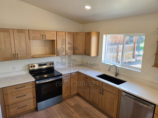 425 Orchard Ave