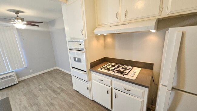 Photo - 545 Hayworth Ave Unidad 207