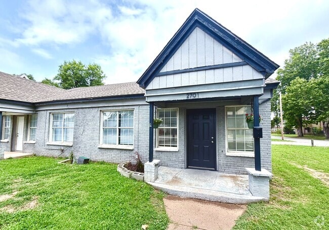 Building Photo - Large 2BD 1BA Duplex with Located in Histo... Rental