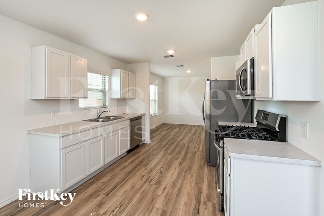 302 Pickwick Gdns Ln