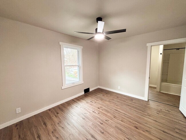 Photo - 489 Evergreen Rd Unit 489A Evergreen Rd