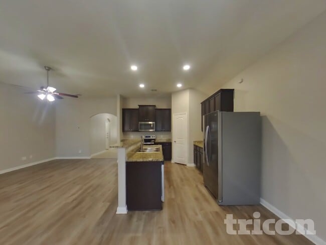 Photo - 210 Posey Pass