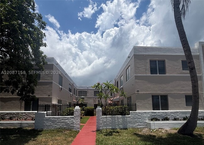 Building Photo - 25 Navarre Ave Unit 3