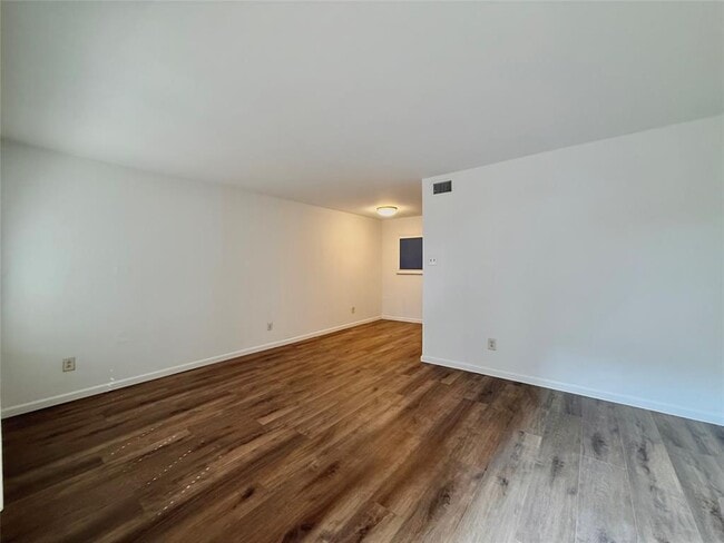 Photo - 2124 Burton Dr Condo Unit 125