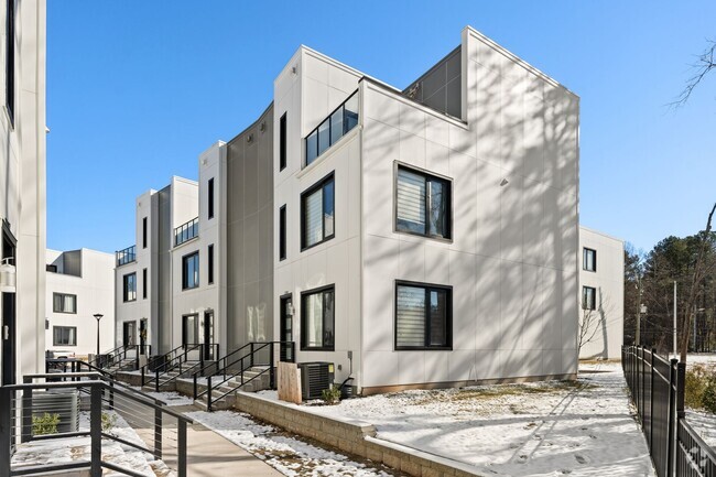 Building Photo - Ultra Modern Durham Townhome Available Now