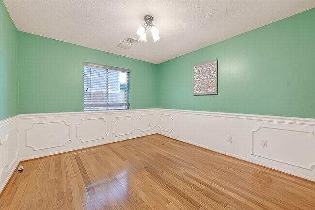 Photo - 10827 Oak Bayou Ln