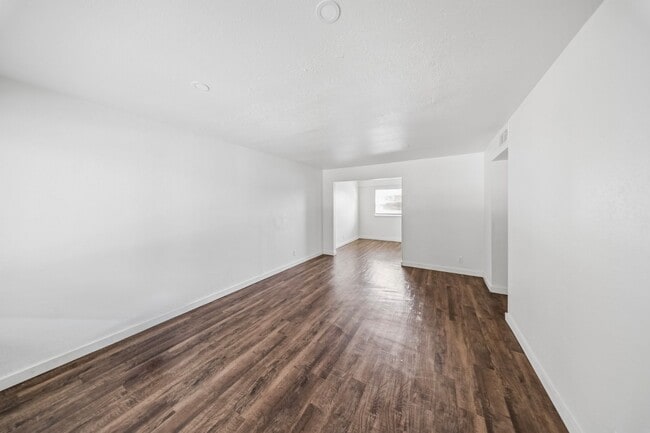 Photo - 1152 S Quaker Ave