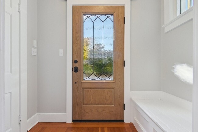 Photo - Charming 3-Bedroom in Downtown Niantic