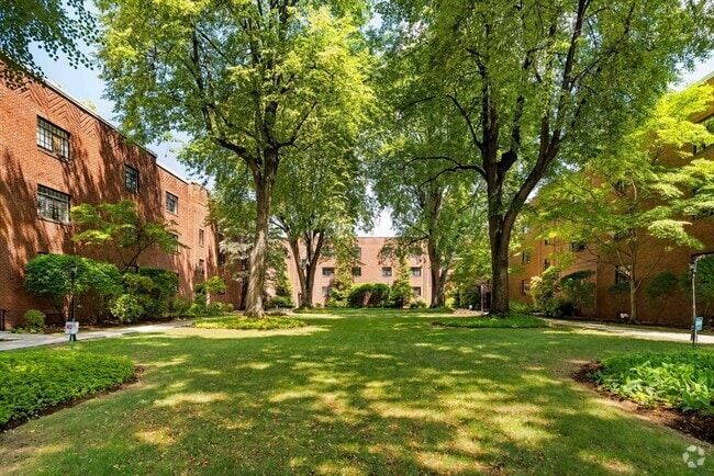 Building Photo - 108 Sewall Ave Unit 6 Rental