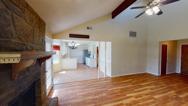 Photo - 2842 115th St