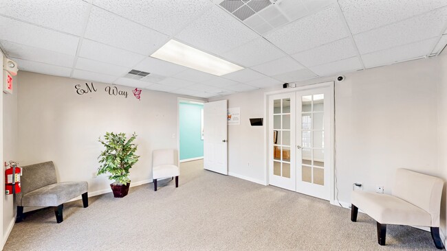 Photo - 383 W North St