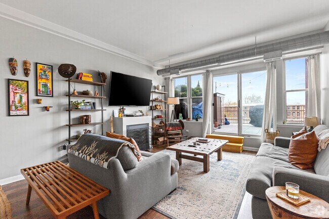 Building Photo - 1225 W Morse Ave Unit 304 Rental