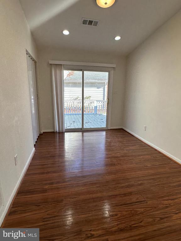 Photo - 307 Newman Ct