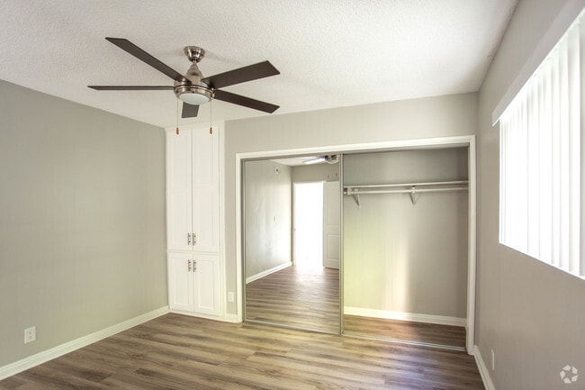 1BR, 1BA-693 SF