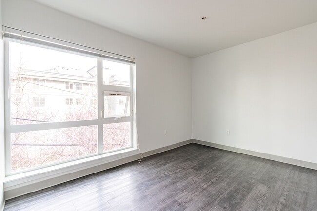 Photo - Alcove First Hill