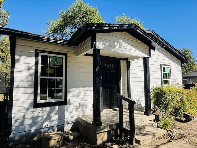 Building Photo - 2762 Beverly Hills Dr