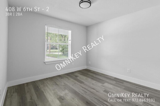 Photo - 408 W 6th St Unit 2