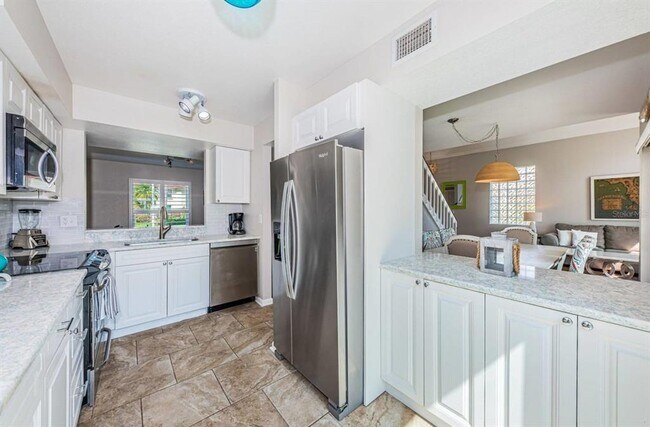 6107 Mirada Cir