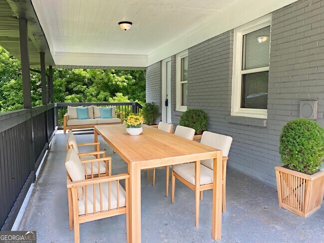 Photo - 2107 Garden Cir