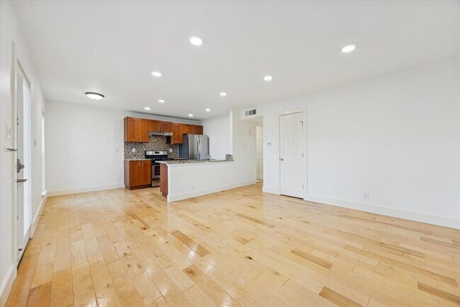 Photo - 5820 Berkman Dr Unit 203