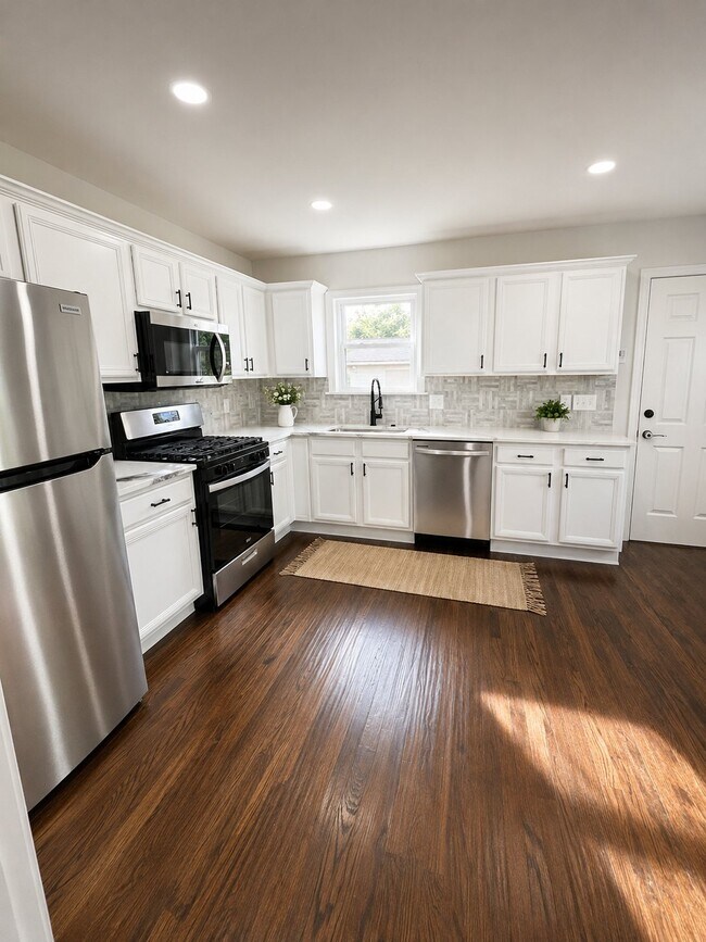 Photo - 2065 Farola Dr