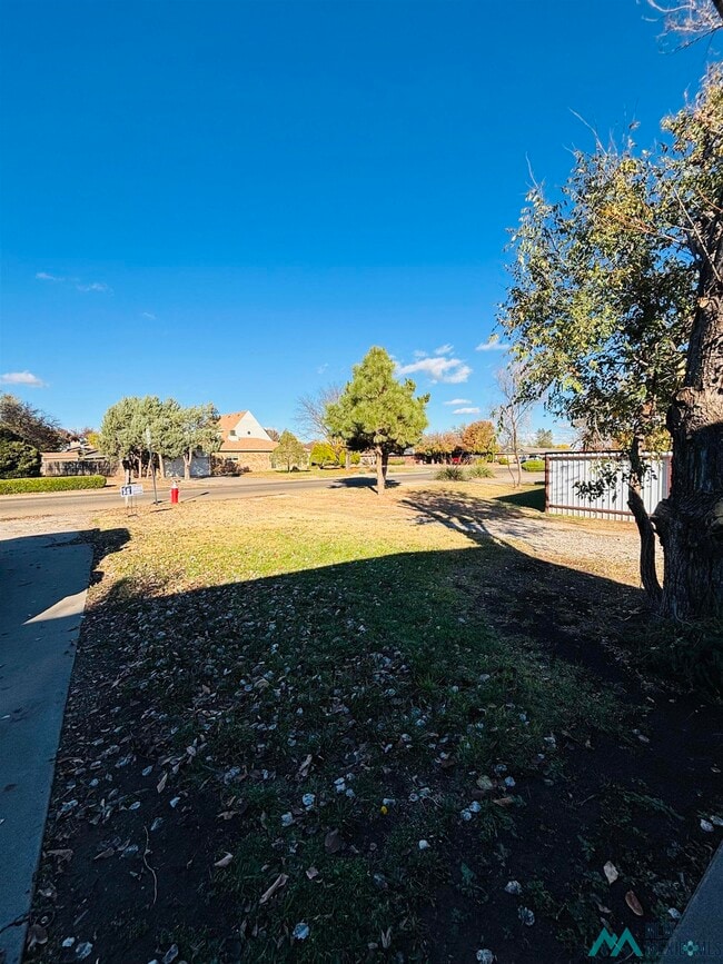 Photo - 1917 Colonial Pkwy