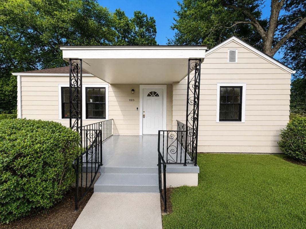 Photo - 1105 Pineview Rd