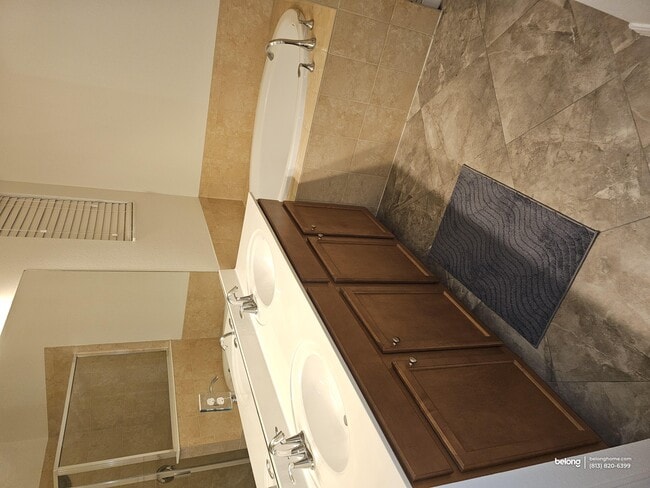 Photo - 2846 Via Piazza Loop