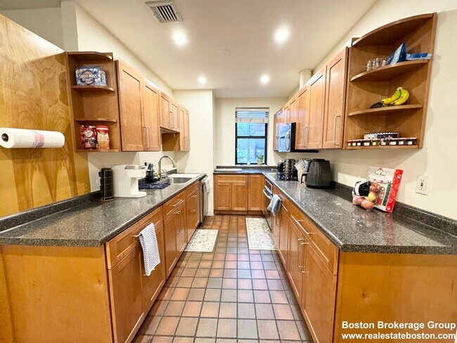 Photo - 96 Gainsborough St Unit 103W
