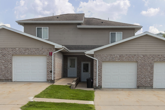 Legacy Creek Townhomes - Legacy Creek Townhomes