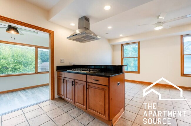 Photo - 3913 N Kenneth Ave Unit 2