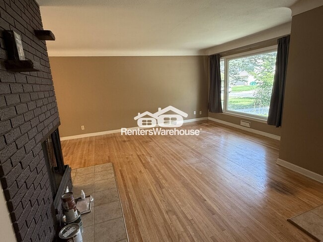 Photo - 2580 Vernon Ave S