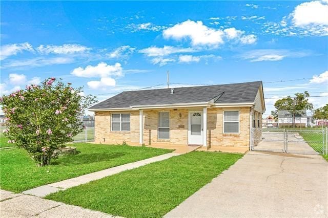 Building Photo - 1900 Schnell Dr Rental