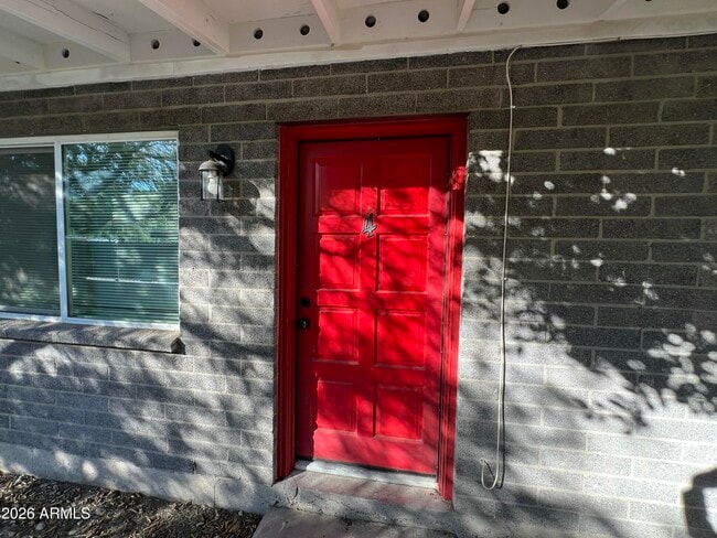 Building Photo - 4250 N 27th St Unit 4