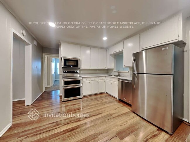 Photo - 807 Woodleigh Dr