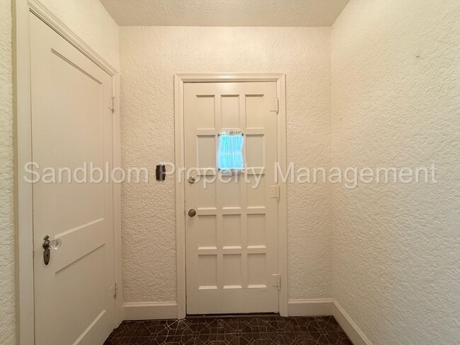 Photo - For Lease | Midtown Tulsa | $1050 Rent