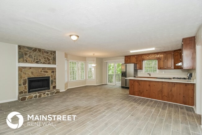 Photo - 345 Justin Dr