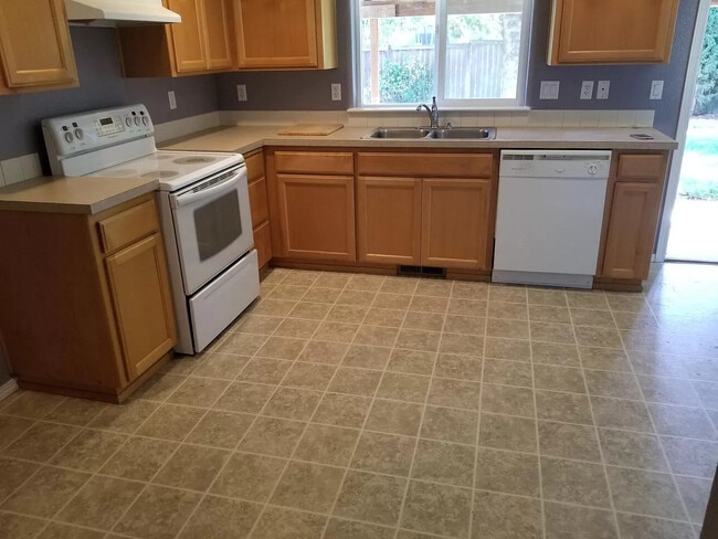 Photo - 5386 Burbank St N